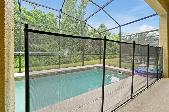 Image No.19-6 Bed Property for sale