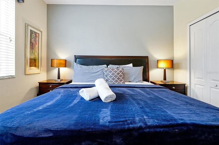 Image No.21-6 Bed Property for sale