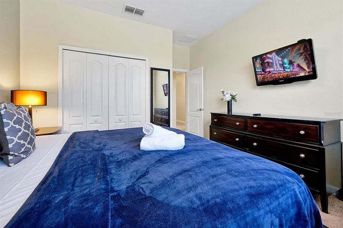 Image No.22-6 Bed Property for sale