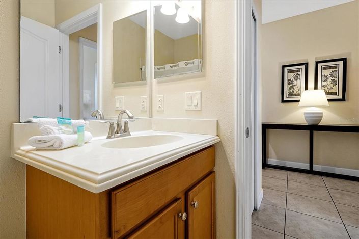 Image No.24-6 Bed Property for sale