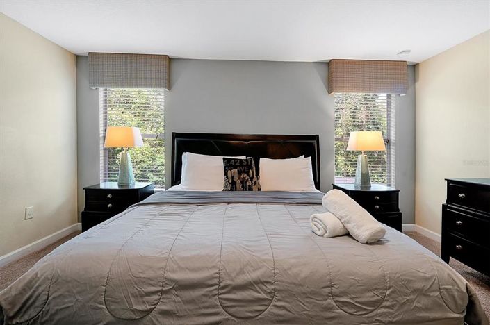 Image No.30-6 Bed Property for sale