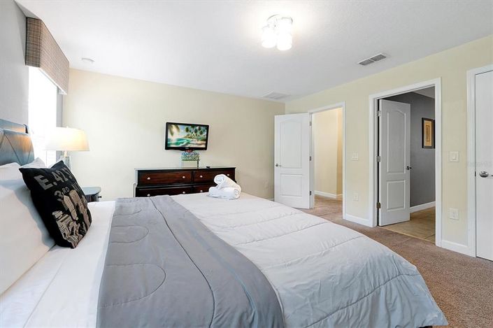 Image No.31-6 Bed Property for sale