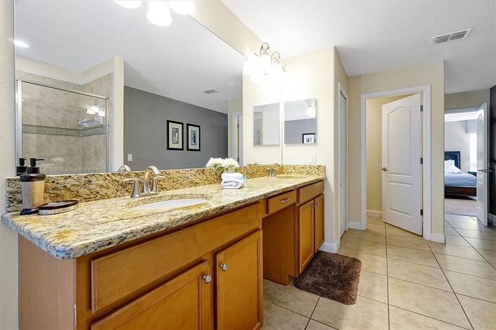 Image No.32-6 Bed Property for sale