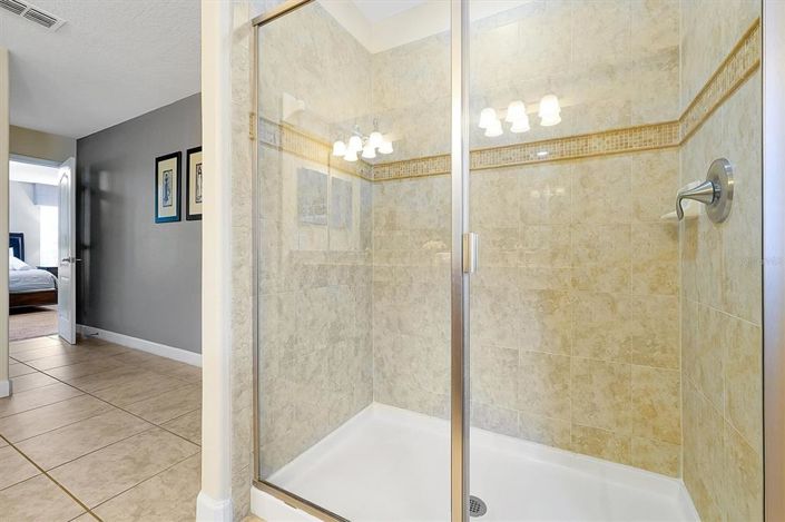 Image No.34-6 Bed Property for sale