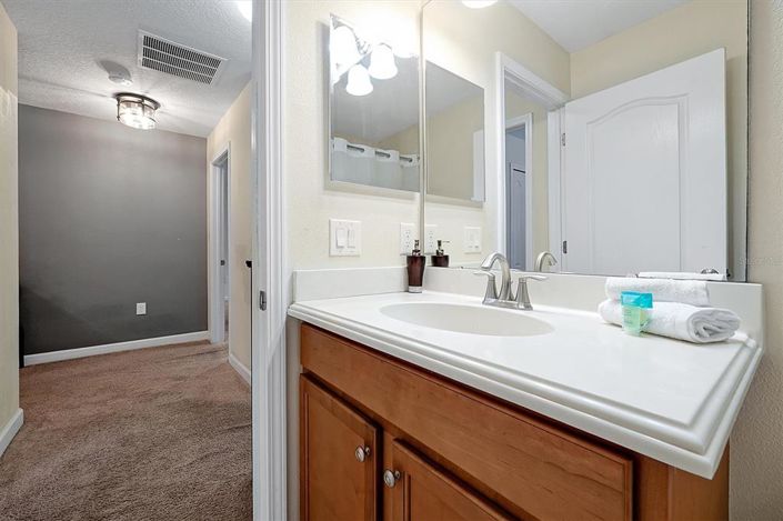 Image No.38-6 Bed Property for sale