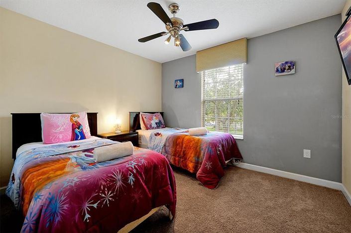 Image No.40-6 Bed Property for sale