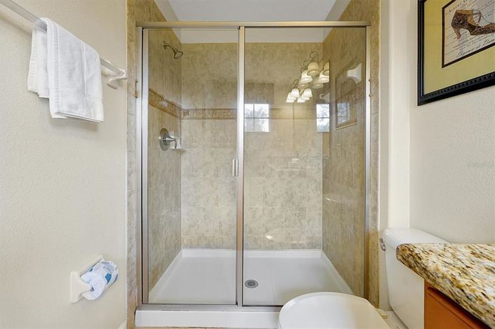 Image No.47-6 Bed Property for sale