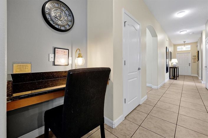 Image No.9-6 Bed Property for sale