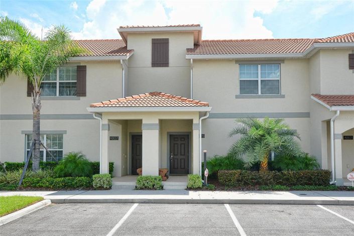 Image No.1-4 Bed Townhouse for sale