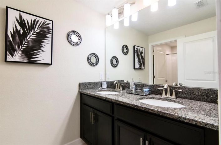 Image No.25-4 Bed Townhouse for sale