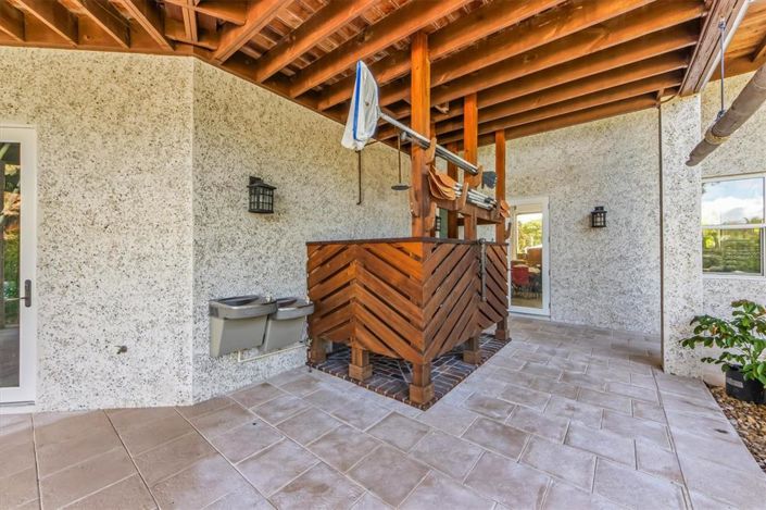 Image No.34-6 Bed Property for sale