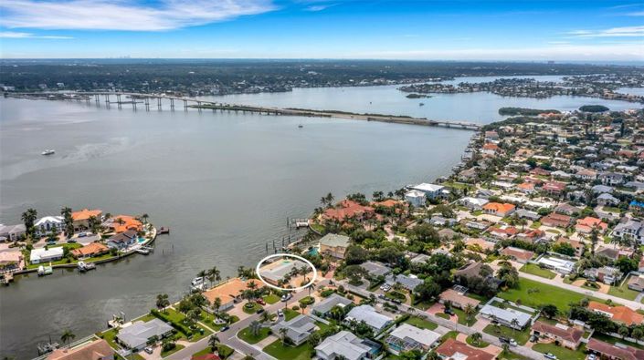 Image No.20-Propriété de 4 chambres à vendre à Belleair Beach