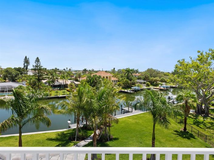 Image No.23-5 Bed Property for sale