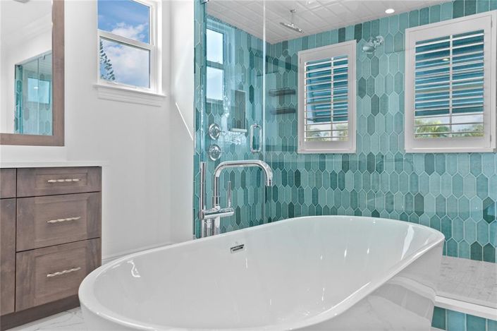 Image No.28-5 Bed Property for sale