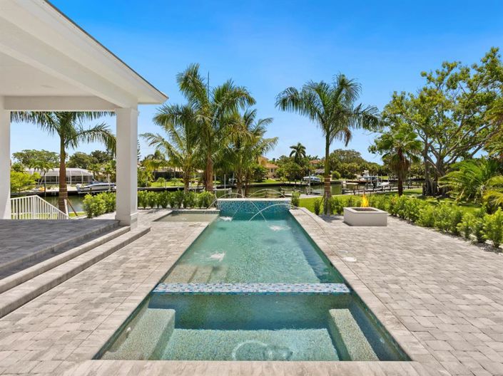 Image No.35-5 Bed Property for sale