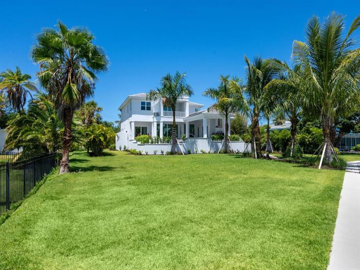 Image No.40-5 Bed Property for sale