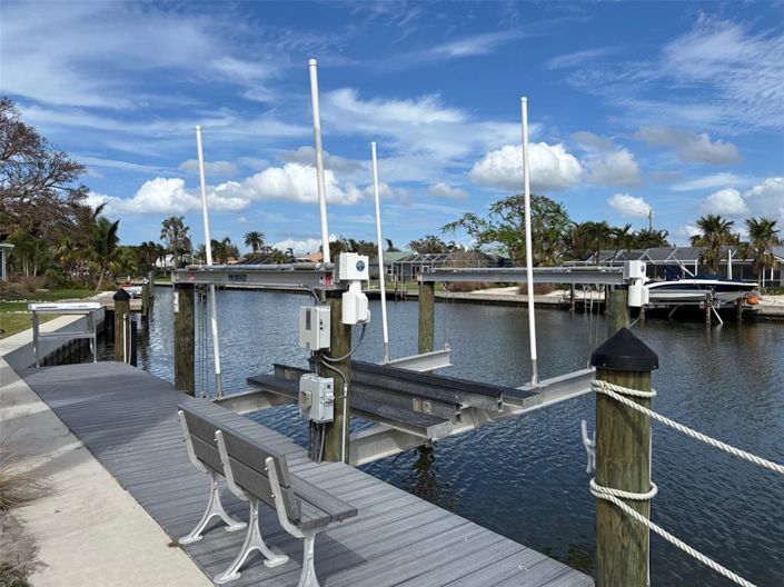 Image No.50-5 Bed Property for sale