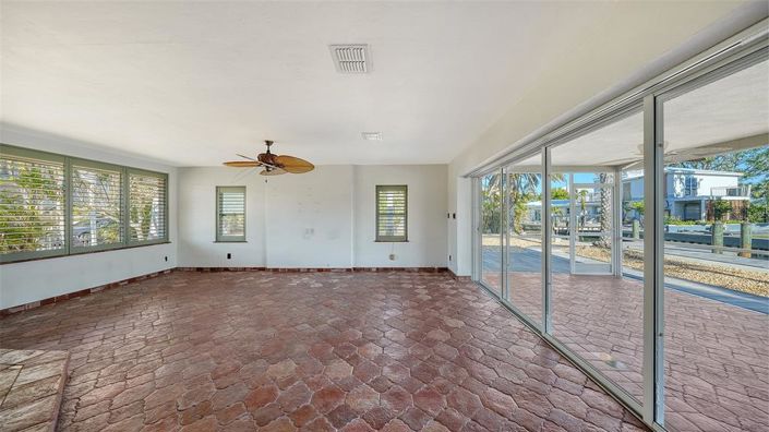 Image No.20-2 Bed Property for sale