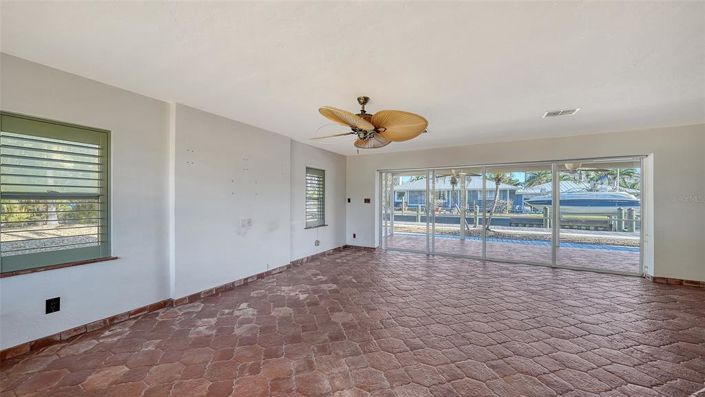 Image No.21-2 Bed Property for sale