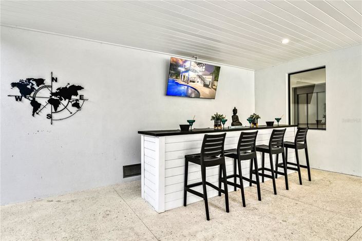 Image No.26-10 Bed Property for sale