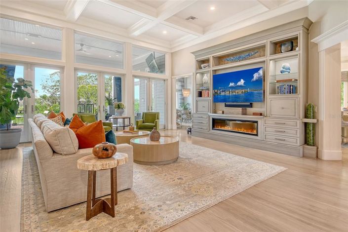 Image No.12-4 Bed Property for sale