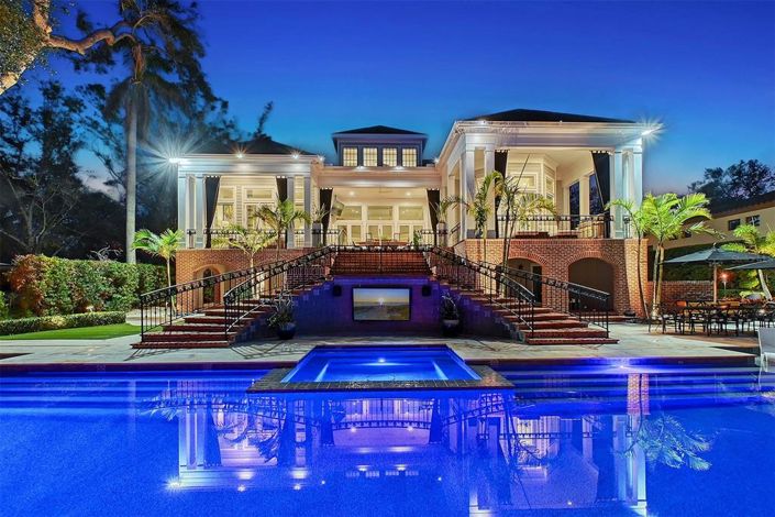 Image No.2-4 Bed Property for sale