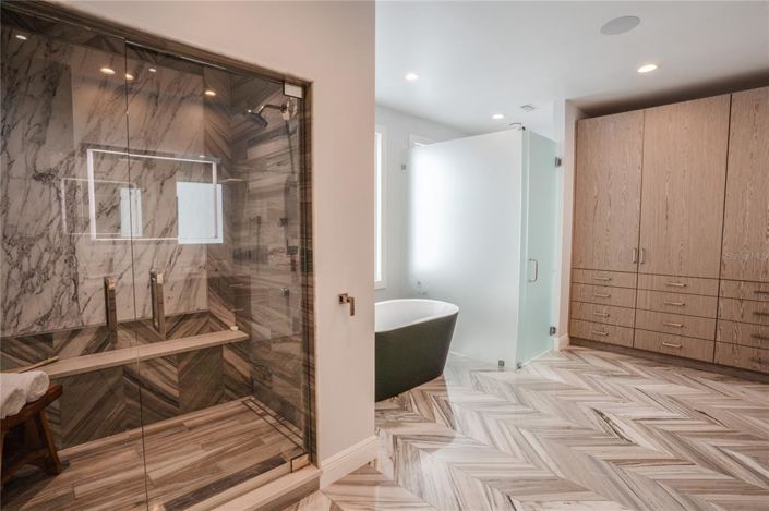 Image No.27-4 Bed Property for sale