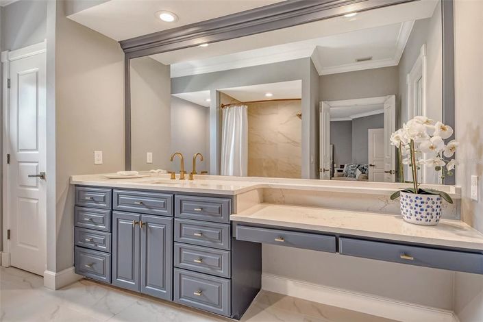 Image No.30-4 Bed Property for sale