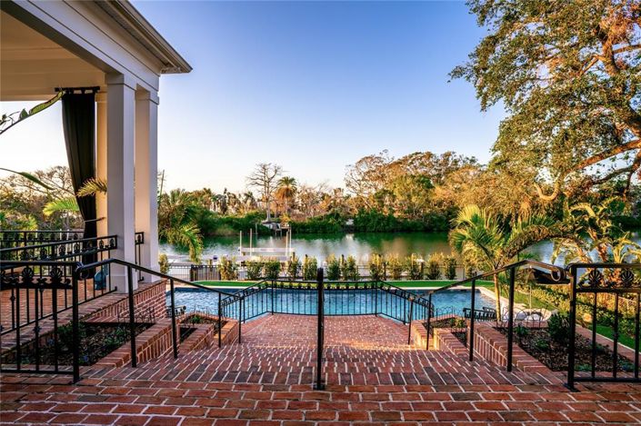 Image No.39-4 Bed Property for sale