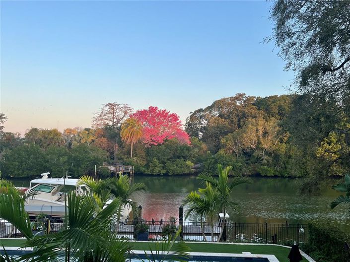 Image No.42-4 Bed Property for sale