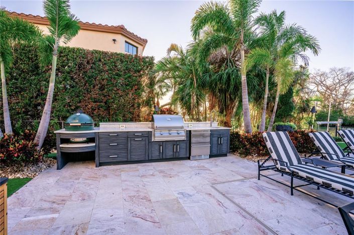 Image No.47-4 Bed Property for sale