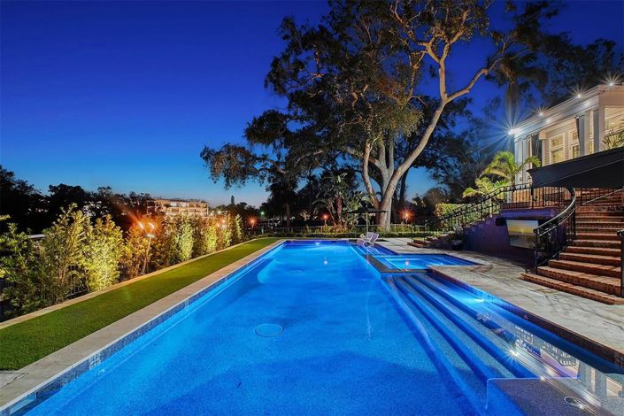 Image No.63-4 Bed Property for sale