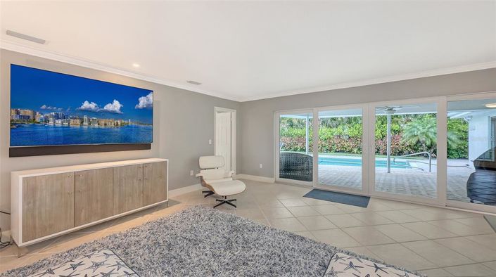 Image No.10-3 Bed Property for sale