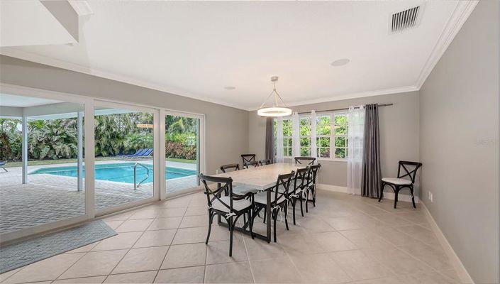 Image No.12-3 Bed Property for sale