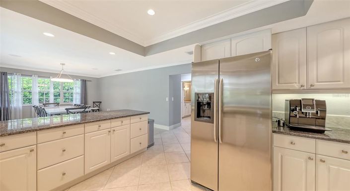 Image No.19-3 Bed Property for sale