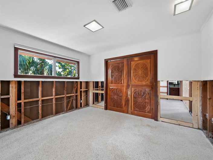 Image No.21-3 Bed Property for sale