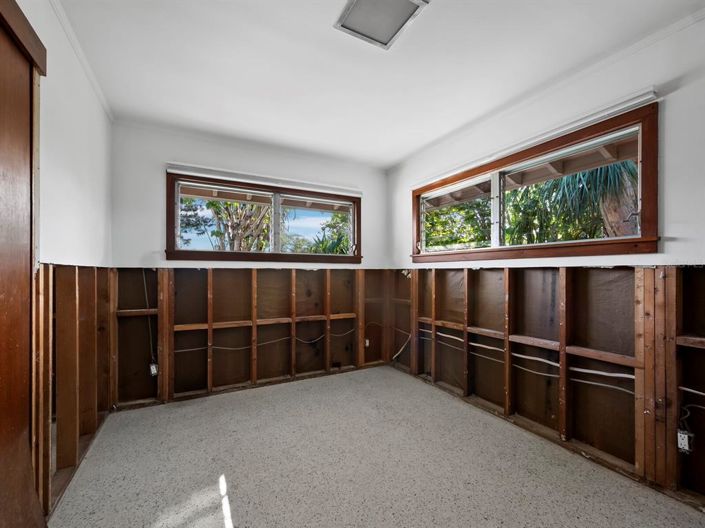 Image No.23-3 Bed Property for sale