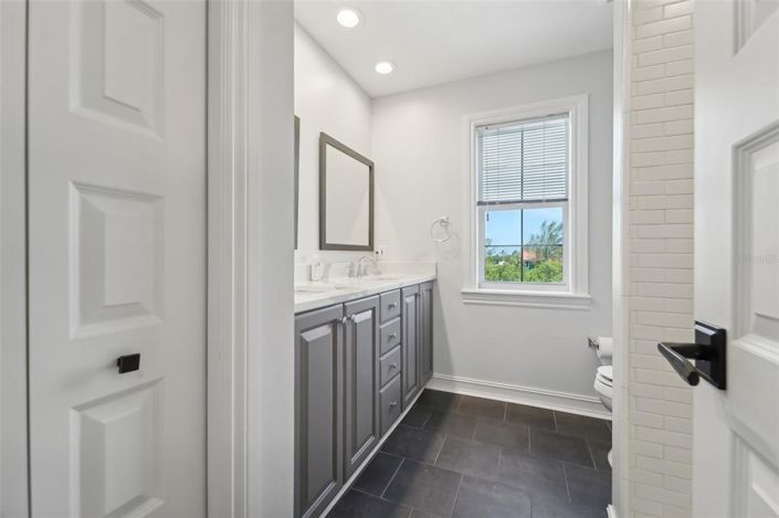 Image No.37-3 Bed Property for sale