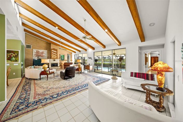 Image No.10-3 Bed Property for sale