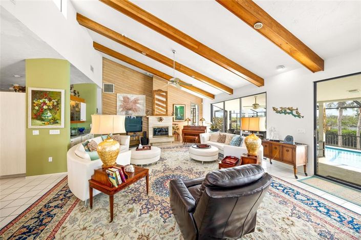 Image No.11-3 Bed Property for sale