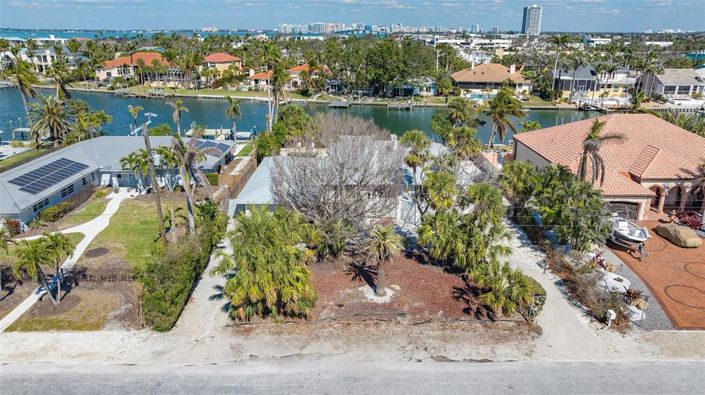 Image No.10-3 Bed Property for sale