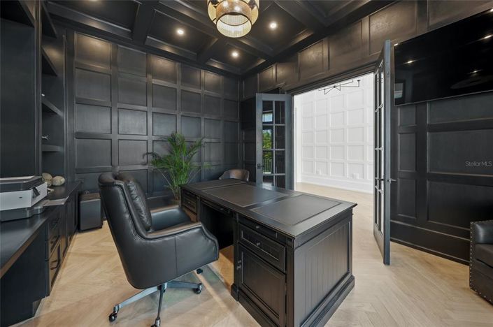 Image No.14-6 Bed Property for sale