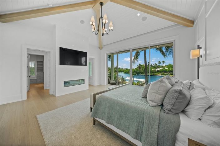 Image No.29-6 Bed Property for sale