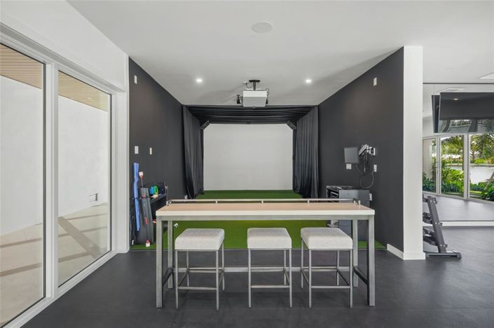 Image No.54-6 Bed Property for sale