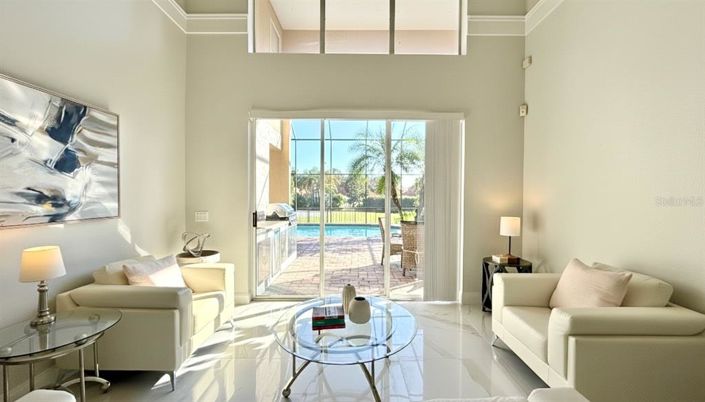 Image No.2-6 Bed Property for sale