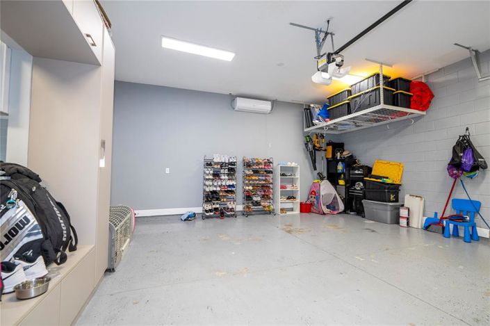 Image No.68-5 Bed Property for sale