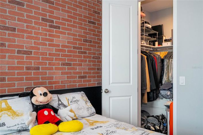 Image No.81-5 Bed Property for sale