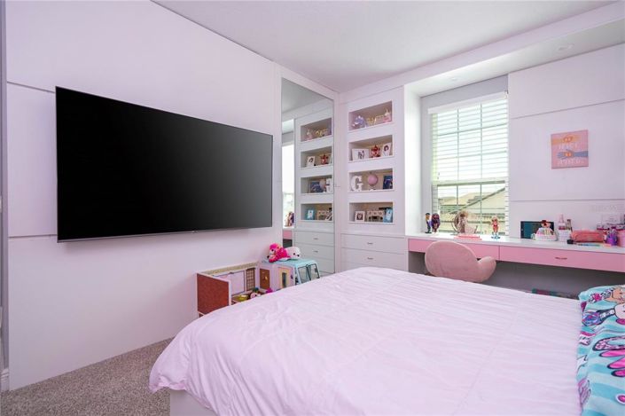 Image No.97-5 Bed Property for sale