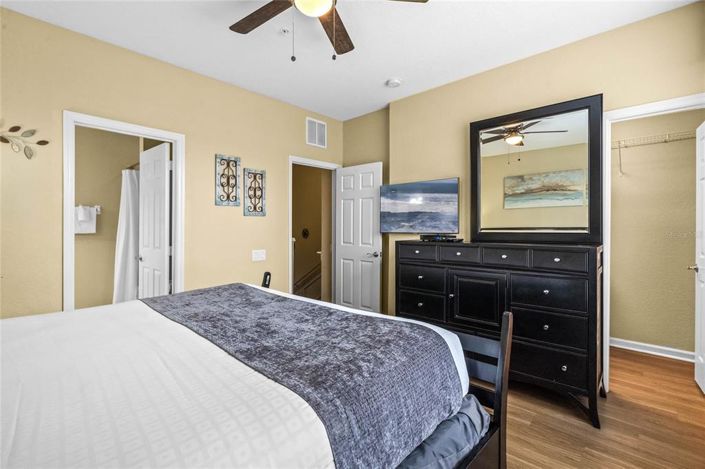 Image No.24-3 Bed Property for sale