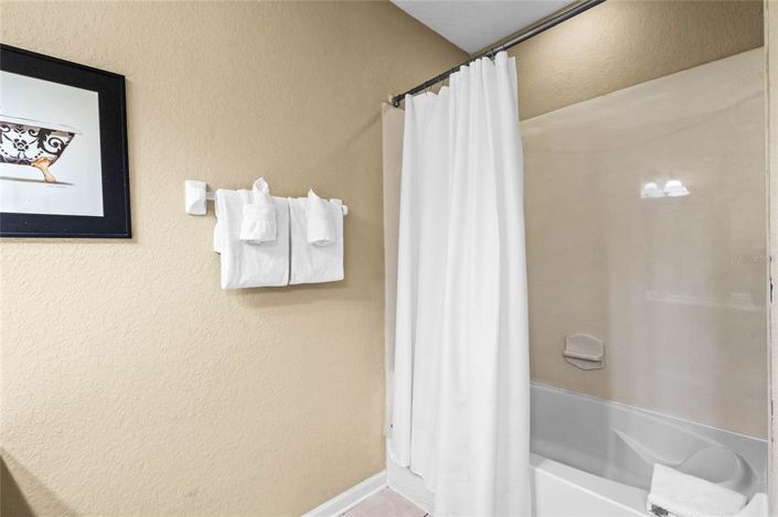 Image No.27-3 Bed Property for sale